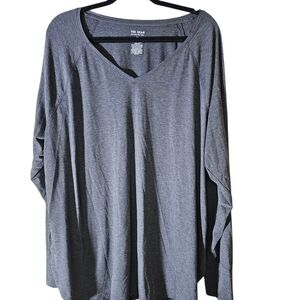 NWOT Tek Gear Charcoal Long Sleeve V-Neck Top